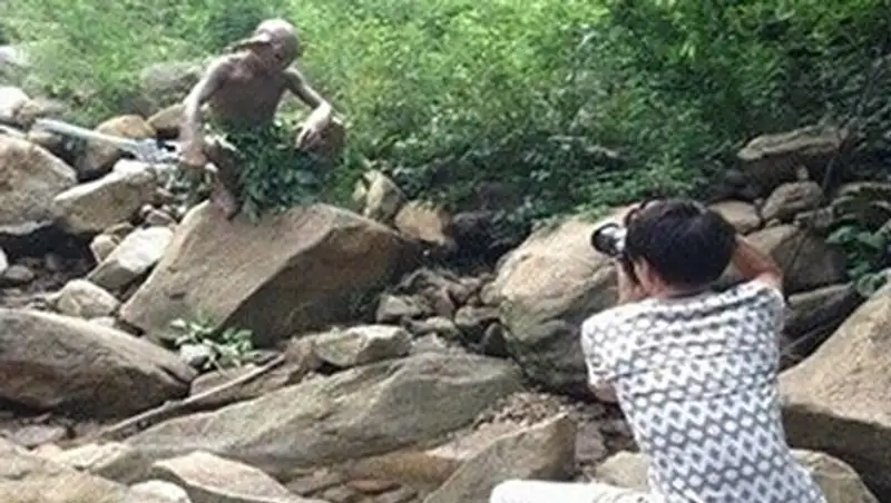 Китайцы приняли за монстра загримированного под персонажа игры актера