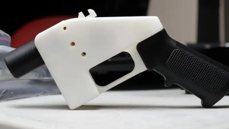 В Facebook запретили размещать чертежи для создания оружия