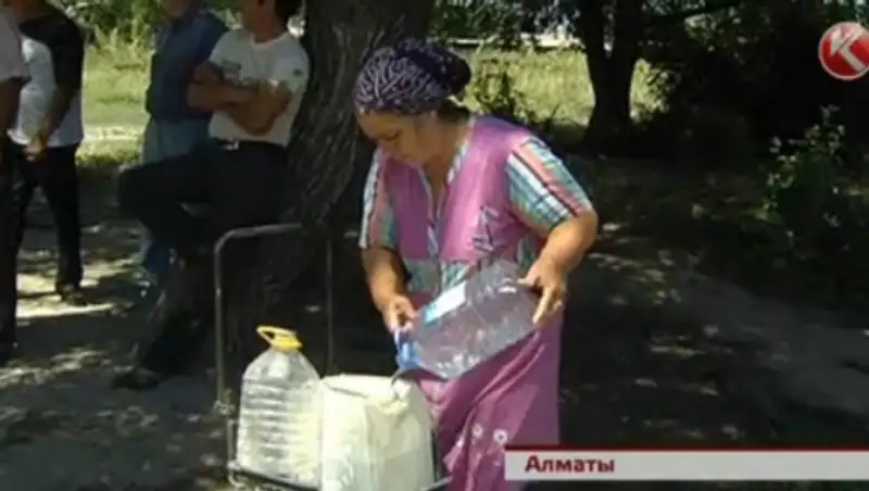 Две недели нет воды в одном из районов Алматы