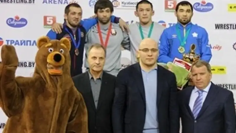 Казахстанские борцы привезли медали с турниров в Белоруссии и Венгрии 