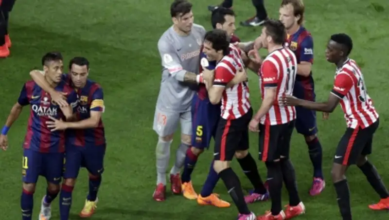 Форвард «Барселоны» Неймар едва не получил от игроков «Атлетика» за издевательский финт