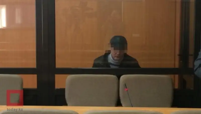 В Алматы мужчина изнасиловал родную дочь