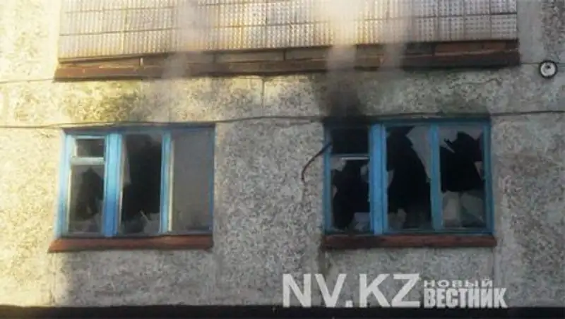 В Карагандинской области во время пожара в пятиэтажке погиб мужчина