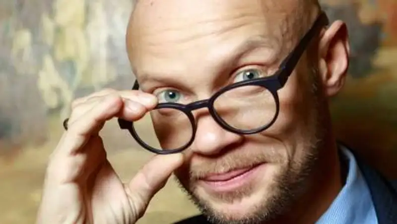 Соведущего "Вечернего Урганта" выписали из больницы