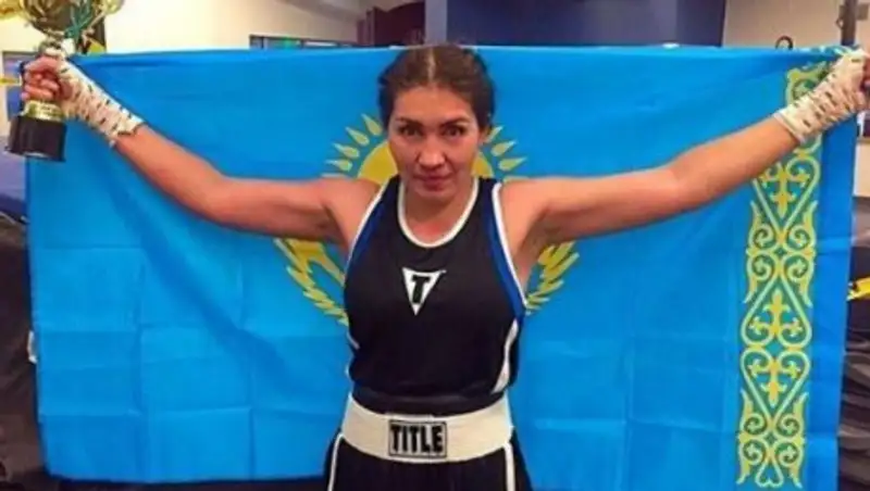 Казахстанская боксерша сразила непобедимую соперницу в дебютном бою в США