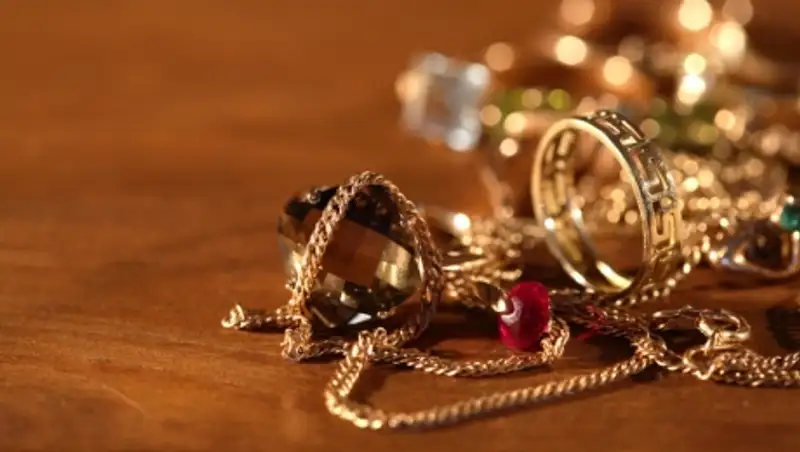 В Атырау украли золотые украшения на 7 миллионов тенге
