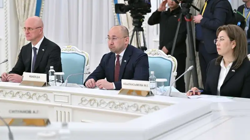 переговоры в Акорде, фото - Новости Zakon.kz от 09.11.2023 19:08