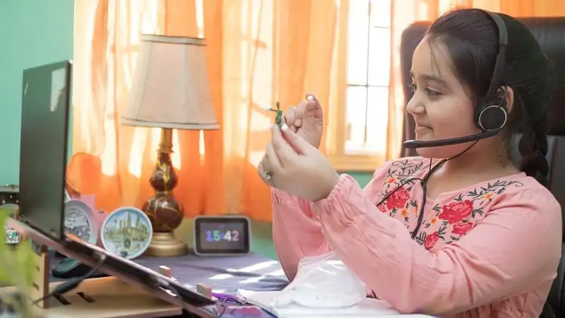 В Абайской области школьников перевели на дистанционное обучение