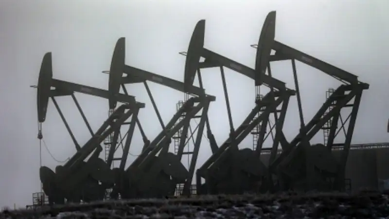 Нефть умеренно дорожает на фоне роста на биржах Азии