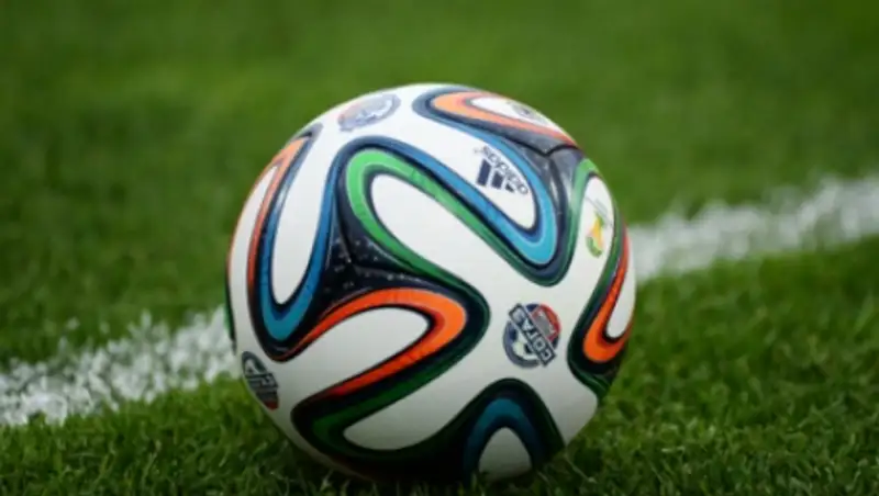 Футбольный арбитр пожизненно дисквалифицирован за ошибки в одном матче