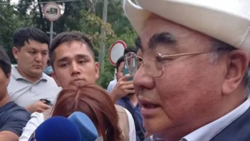 Экс-президент Кыргызстана дал интервью после допроса в ГКНБ