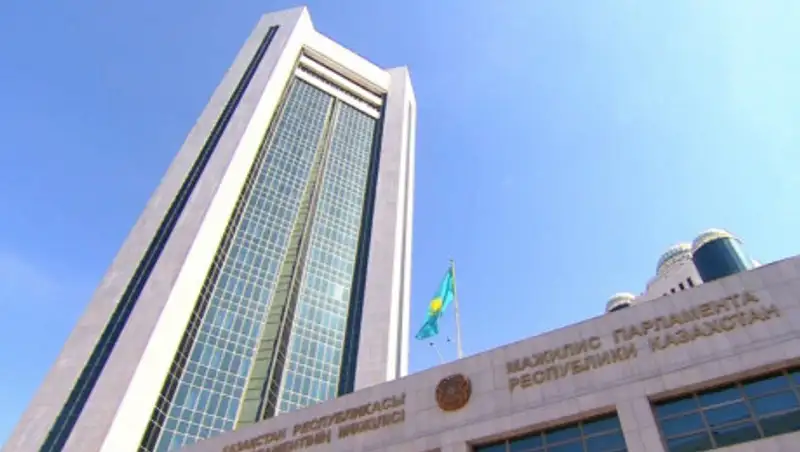 Пленарное заседание Мажилиса Парламента РК под председательством Нигматулина