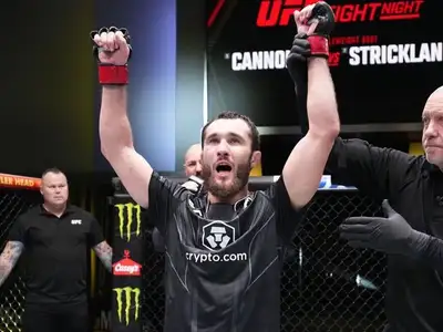 Казахстанец Сергей Морозов выиграл третий бой в UFC, фото - Новости Zakon.kz от 18.12.2022 05:39