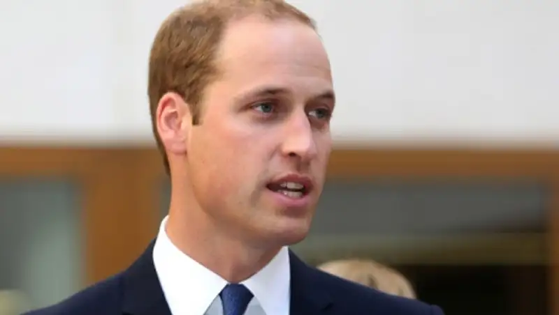 Принц Уильям начал работать в скорой помощи