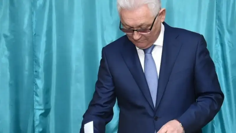 Аким СКО принял участие в голосовании на внеочередных выборах Президента РК