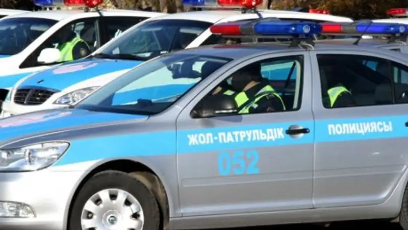 Случай, где полицейский "отмазывает" отца от штрафа, прокомментировали в ДВД