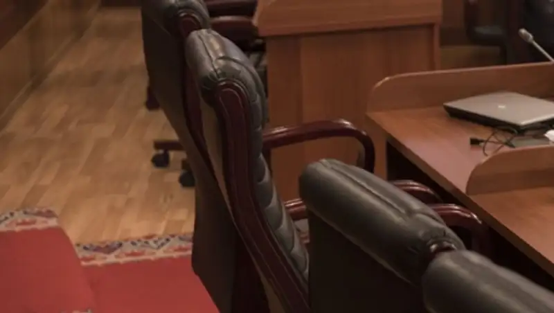 В Жогорку Кенеше выявили восемь депутатов-прогульщиков