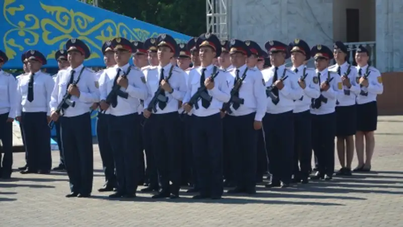 В Алматинской области молодые полицейские дали присягу служить и защищать