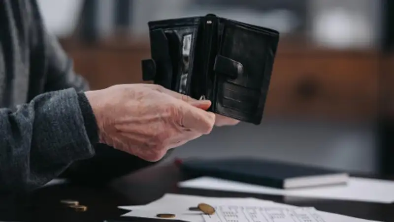 Малоимущим в Казахстане запретят брать кредиты