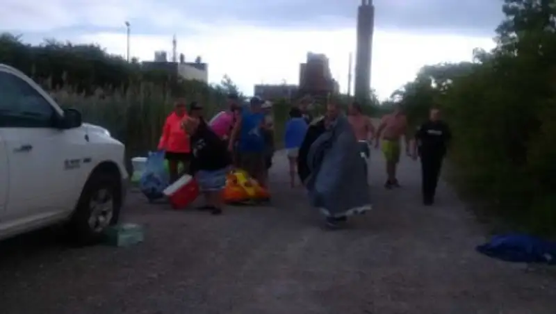 Полторы тысячи сплавляшихся по реке американцев унесло в Канаду