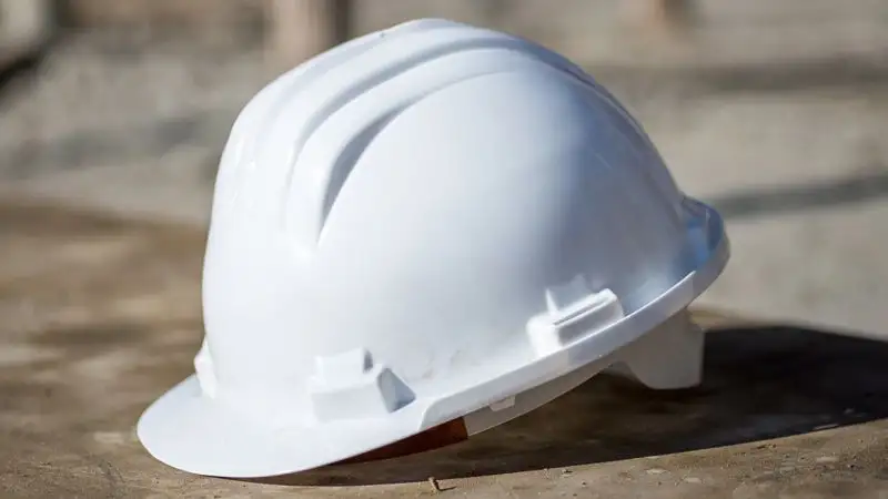 Два человека оказались под завалом на руднике в ВКО