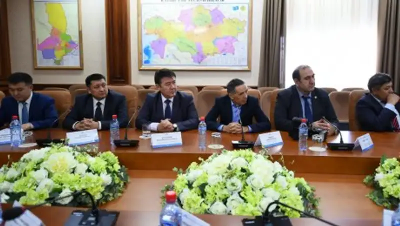 Аким ЮКО встретился с руководителями СМИ