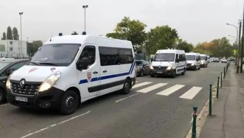 Французские СМИ назвали имя убийцы школьного учителя под Парижем