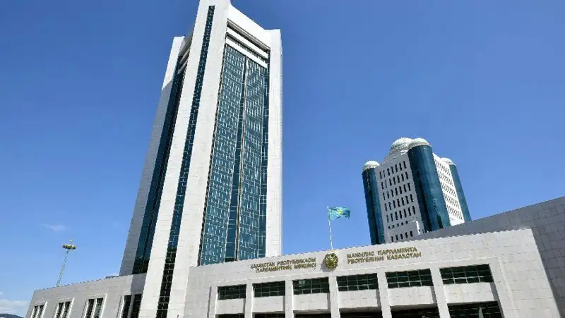 Владимир Тохтасунов досрочно сложит полномочия депутата Мажилиса