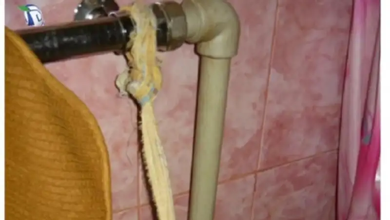 В Мангыстау молодого мужчину нашли повешенным в туалете