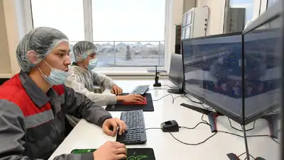 завод, рабочие, агрокультура, фото - Новости Zakon.kz от 11.12.2021 12:47