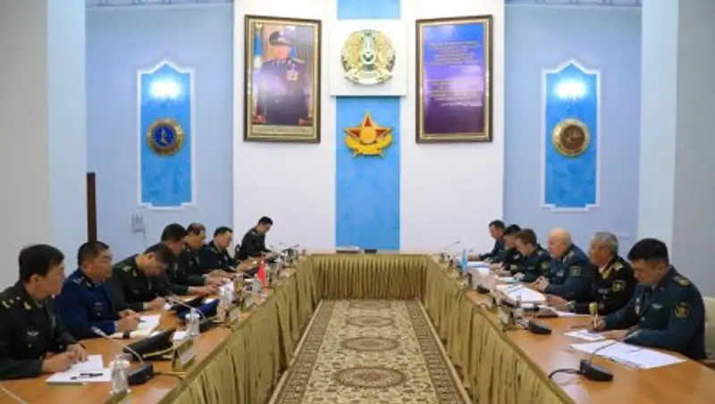 В Астане обсудили подготовку казахстанских военнослужащих в вузах Китая