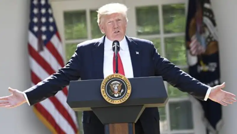 На президента США собираются подать в суд генпрокуроры нескольких штатов