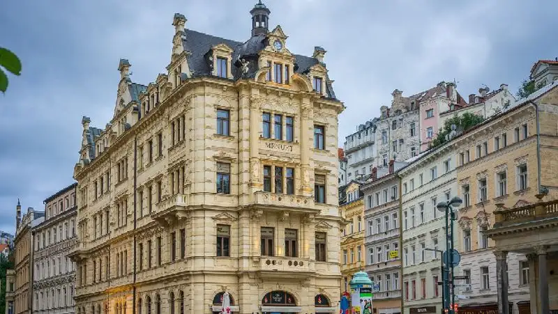 Чехия приостановила выдачу виз россиянам