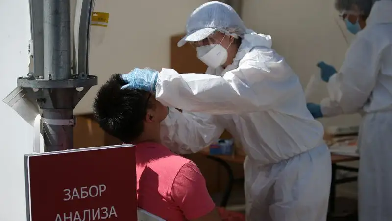 Суточный прирост заболеваемости COVID-19 в Казахстане незначительно снизился