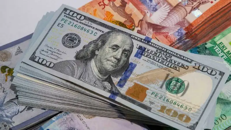 На 14,2% ослаб тенге в феврале – Нацбанк