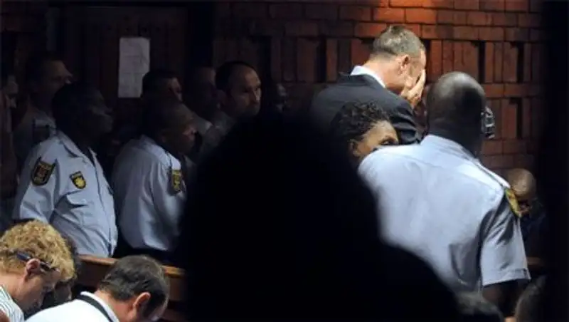 В ЮАР возобновляется суд над паралимпийцем Писториусом, обвиняемым в убийстве подруги