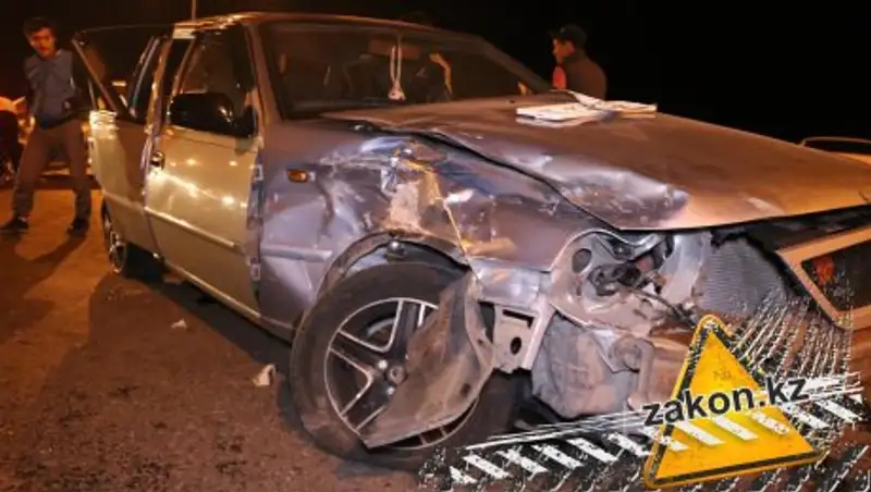 Виновник крупного ДТП в Алматы сбежал после аварии