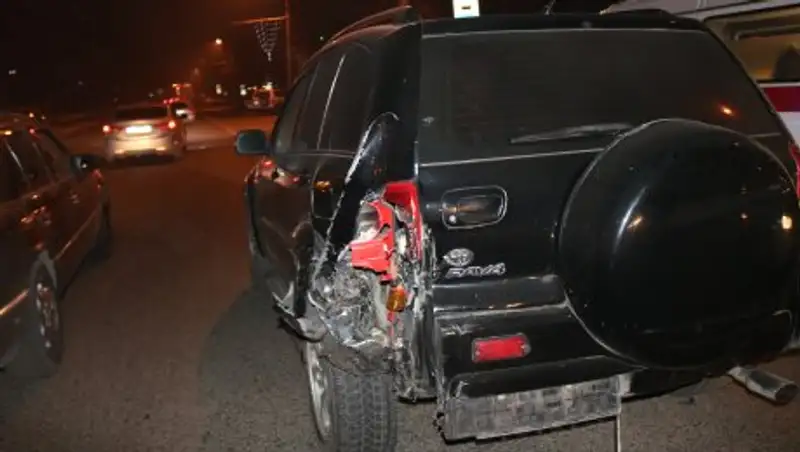 В Алматы столкнулись Toyota и Kia