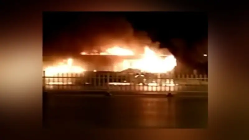В Китае 14 человек погибли в загоревшемся автобусе, свыше 30 получили ранения