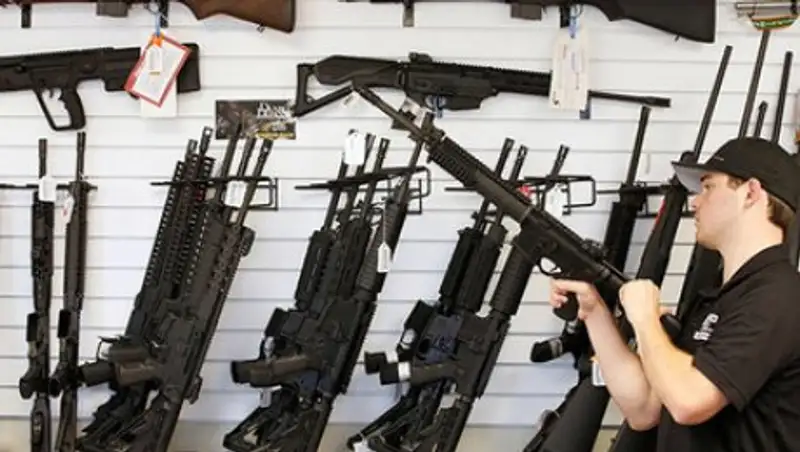 Американцы стали запасаться оружием для самообороны