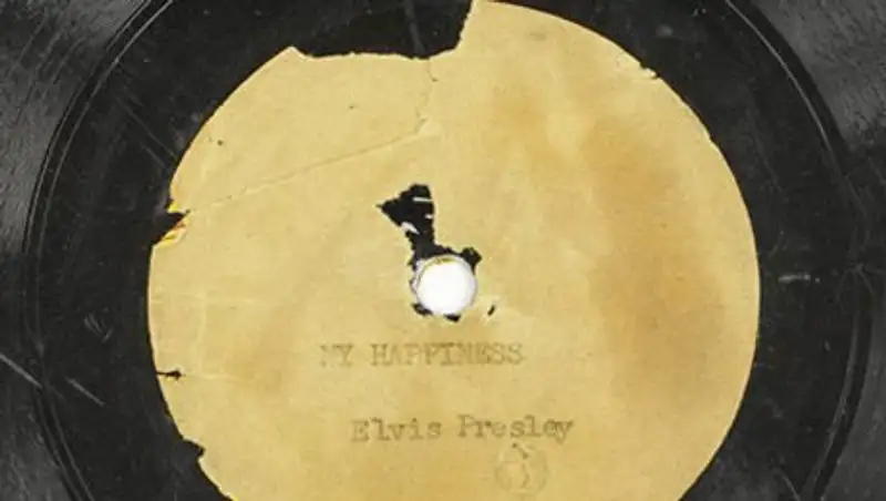 Первую запись Элвиса Пресли продадут на аукционе