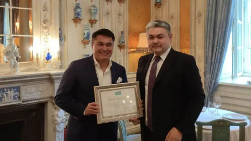 Гендиректор российского телеканала получил награду от Токаева