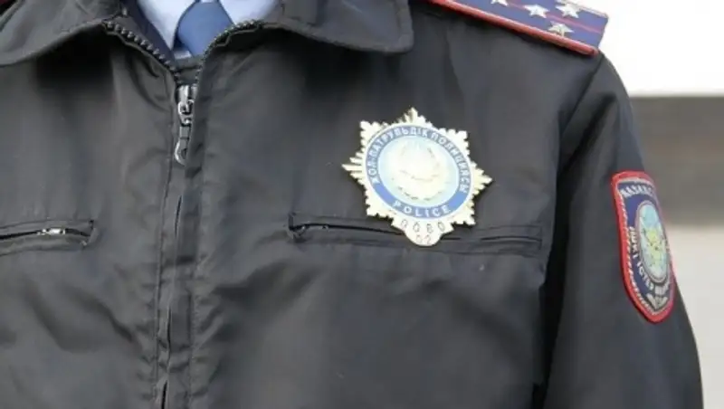 В Уральске за взятку почти в 1 млн тенге арестован сотрудник инспекции транспортного контроля