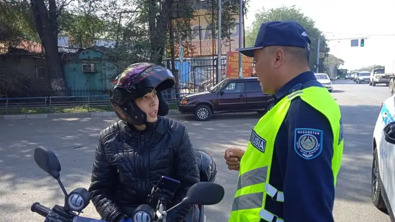 скутеры, полиция, ПДД, фото - Новости Zakon.kz от 05.10.2023 17:36