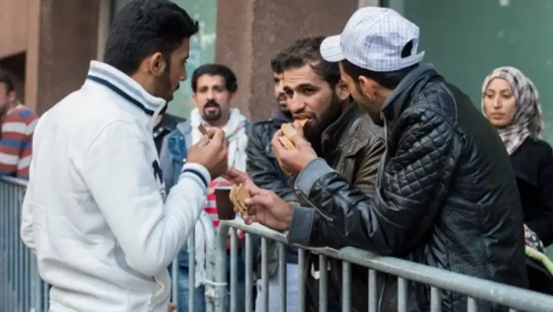 СМИ: подозреваемый в терактах в Брюсселе пытался вербовать мигрантов в местном лагере