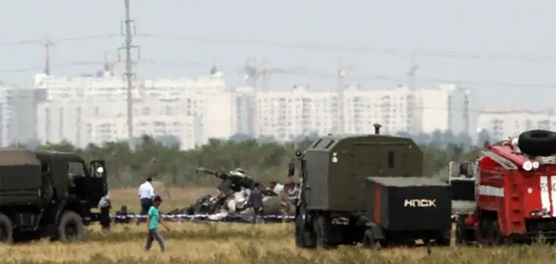 Во время учебных полетов разбился вертолет МИ-17 в Астане, 4 человека погибли (фото), фото - Новости Zakon.kz от 22.08.2012 18:03