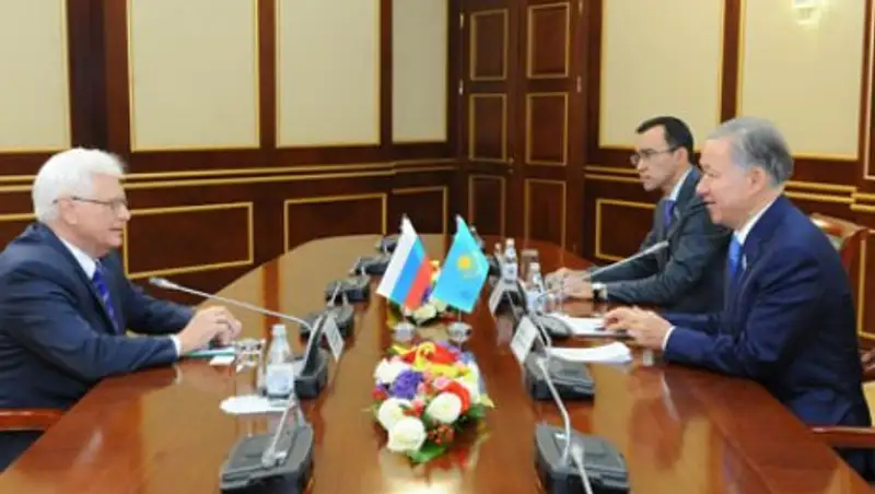 Нигматулин принял посла России в Казахстане