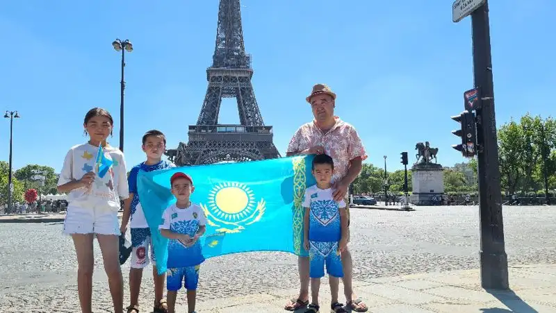 Молодая алматинская семья с четырьмя детьми совершила автотрип по США и Европе