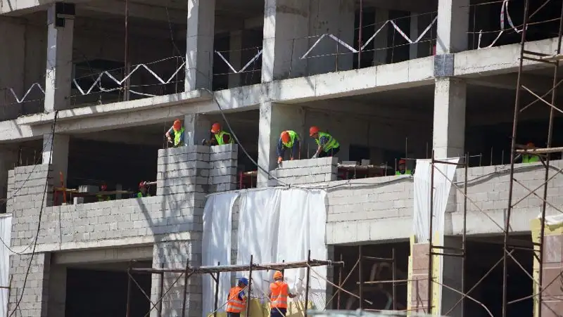 Можно ли брать на работу беженцев – разъяснение