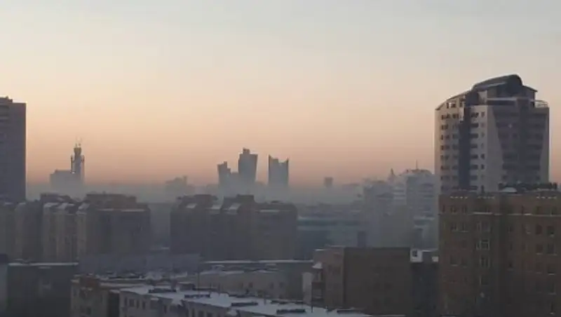 В акимате Астаны объяснили причину смога над городом